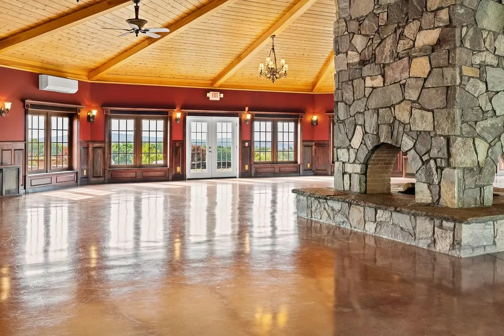 1950 Collins Road Halifax VT 05358