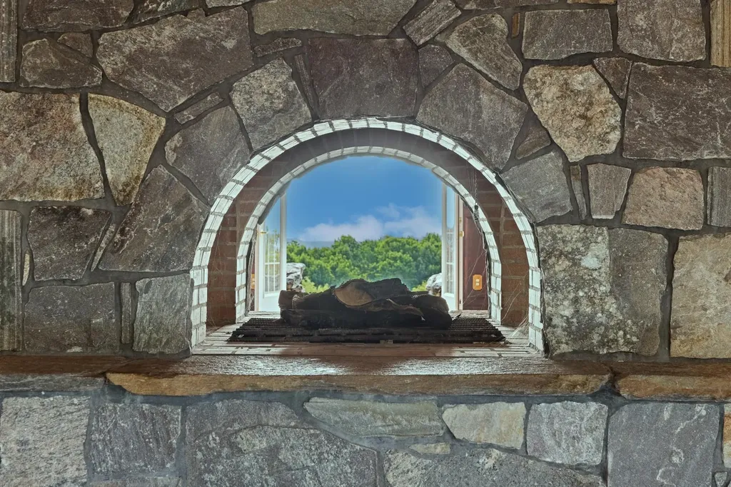 1950 Collins Road Halifax VT 05358