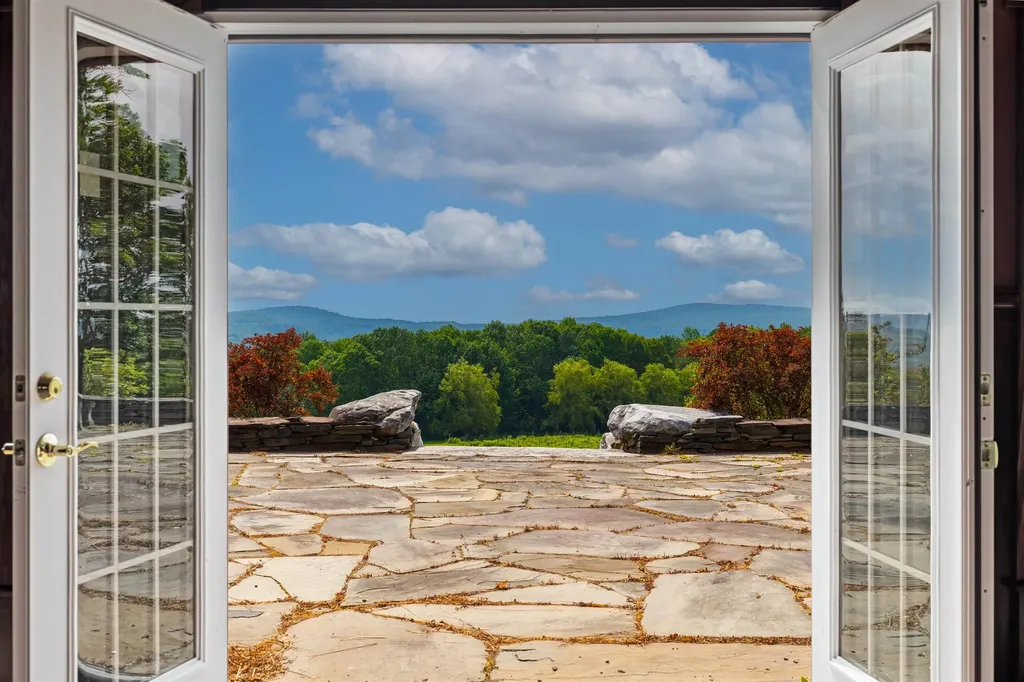 1950 Collins Road Halifax VT 05358