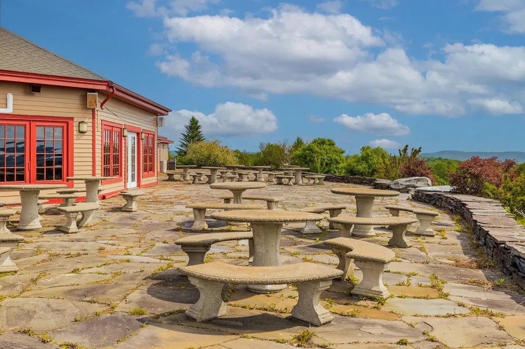 1950 Collins Road Halifax VT 05358