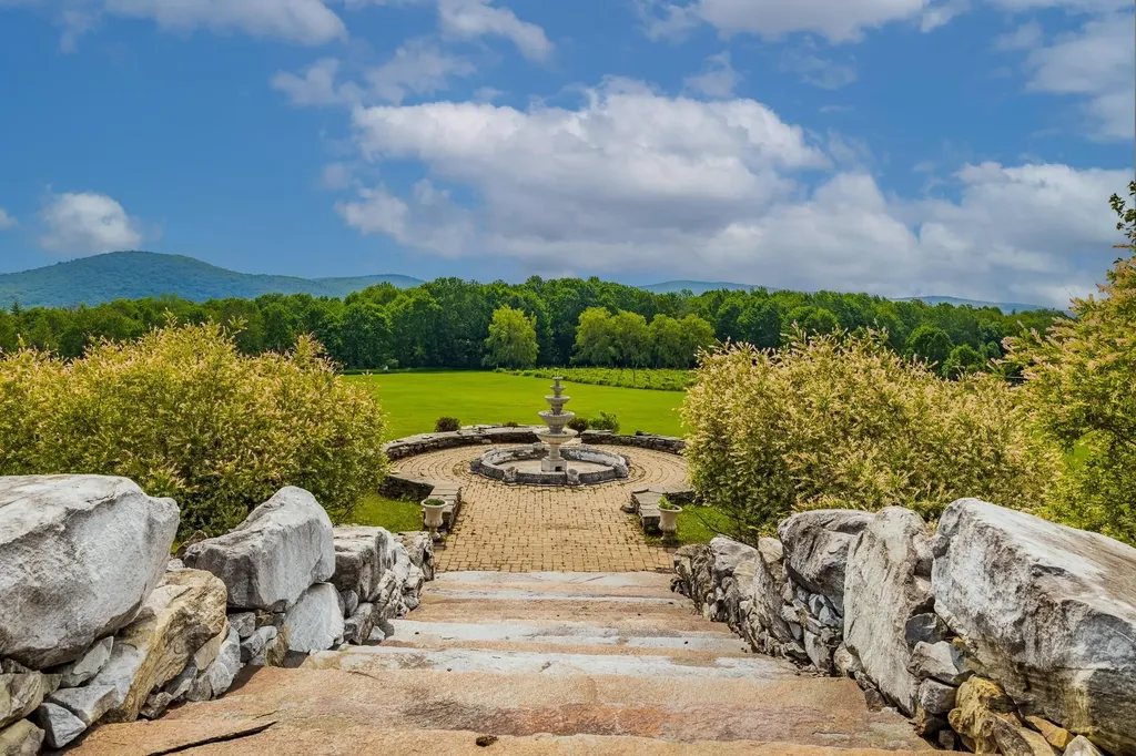 1950 Collins Road Halifax VT 05358