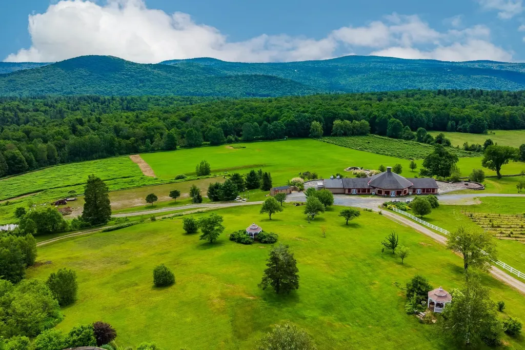 1950 Collins Road Halifax VT 05358