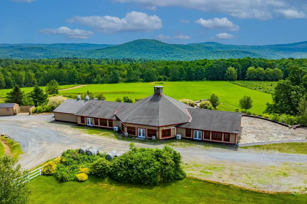 1950 Collins Road Halifax VT 05358