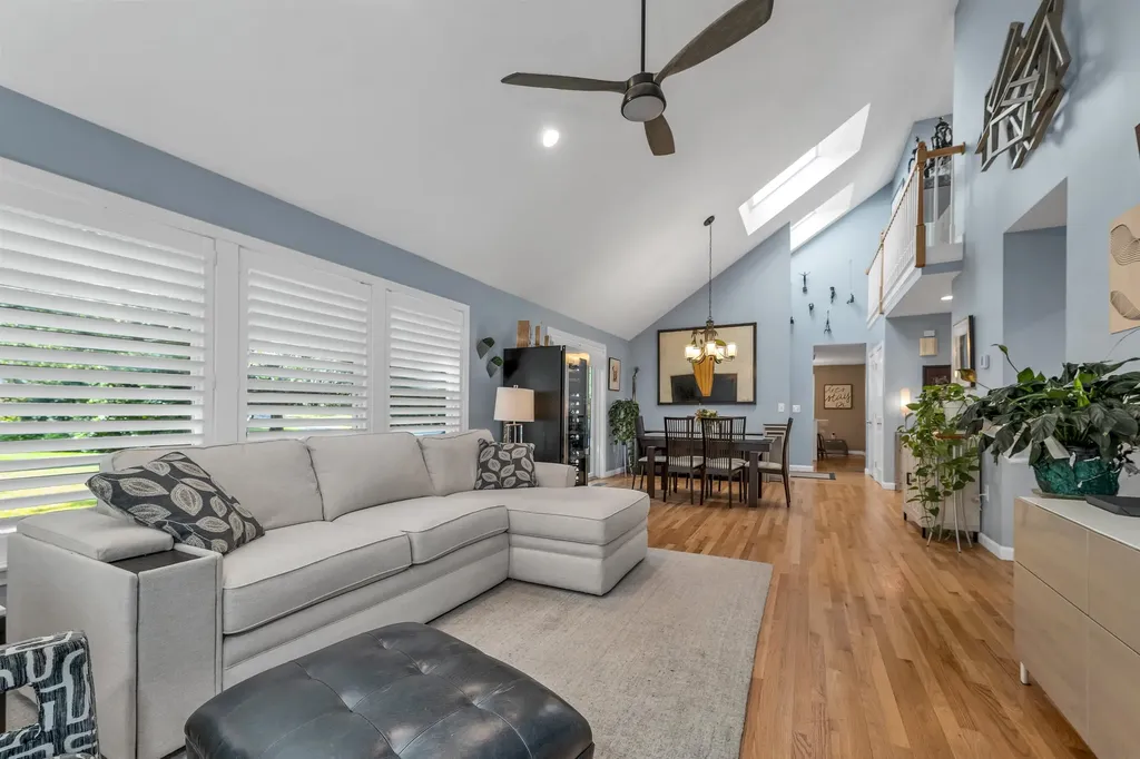 84 Hawthorne Village Road Nashua NH 03062