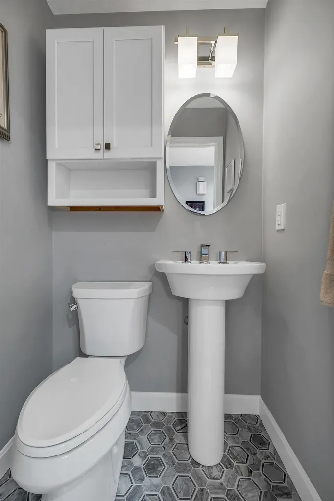 84 Hawthorne Village Road Nashua NH 03062