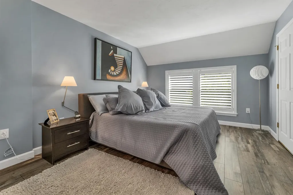 84 Hawthorne Village Road Nashua NH 03062