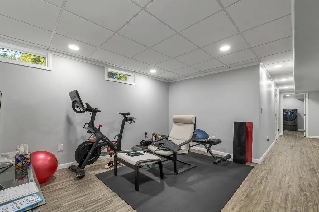 84 Hawthorne Village Road Nashua NH 03062