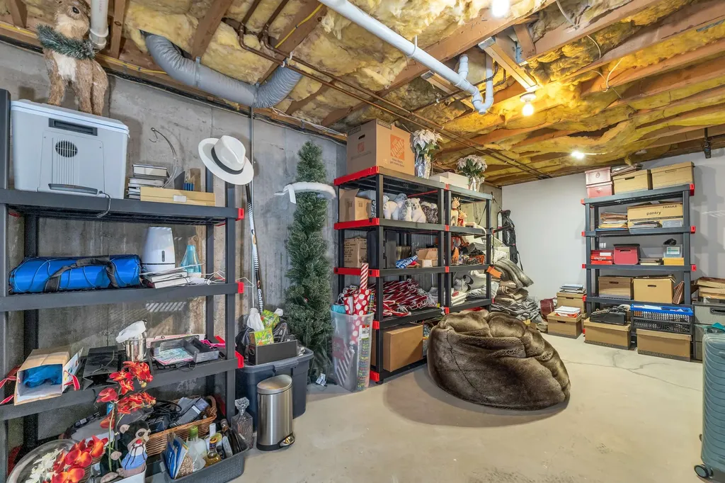 84 Hawthorne Village Road Nashua NH 03062