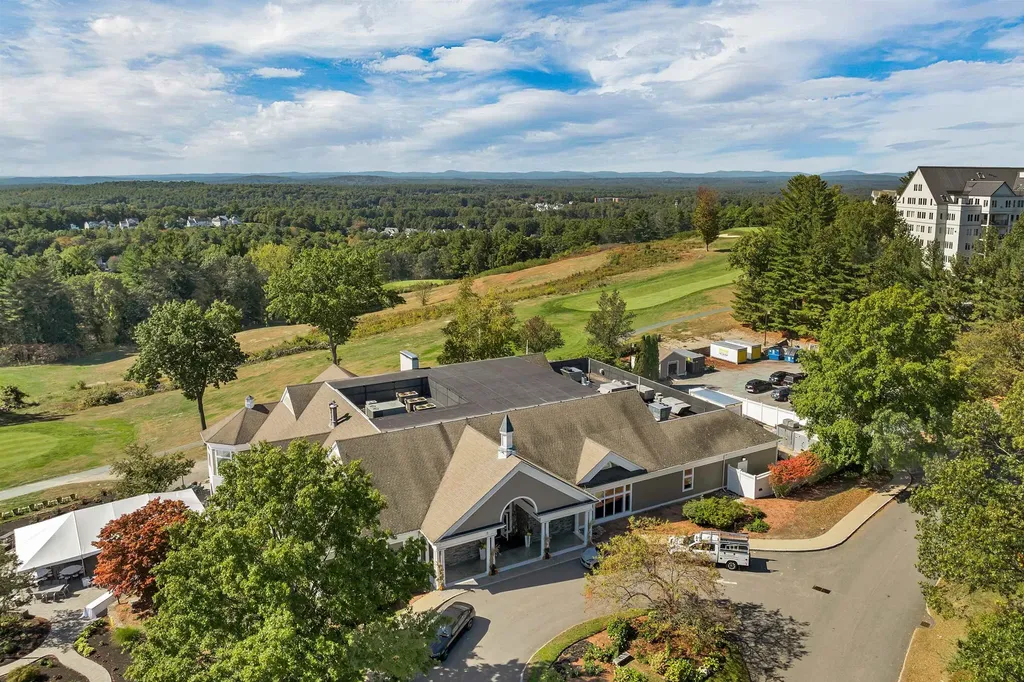 84 Hawthorne Village Road Nashua NH 03062