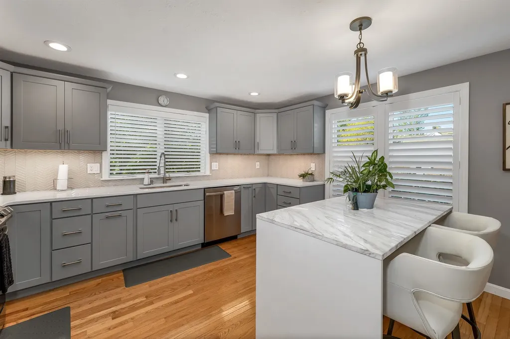 84 Hawthorne Village Road Nashua NH 03062