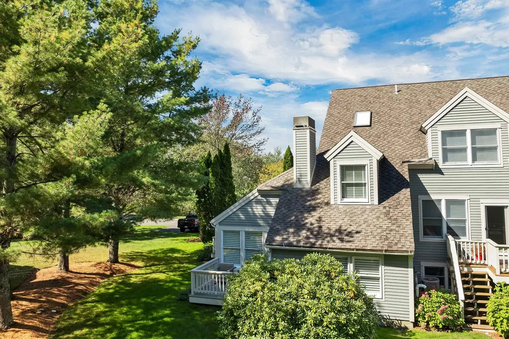 84 Hawthorne Village Road Nashua NH 03062