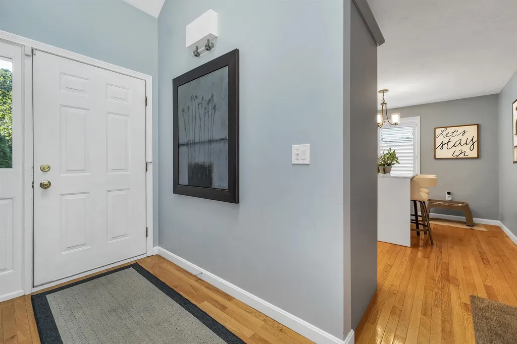 84 Hawthorne Village Road Nashua NH 03062