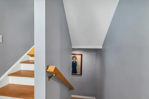 84 Hawthorne Village Road Nashua NH 03062