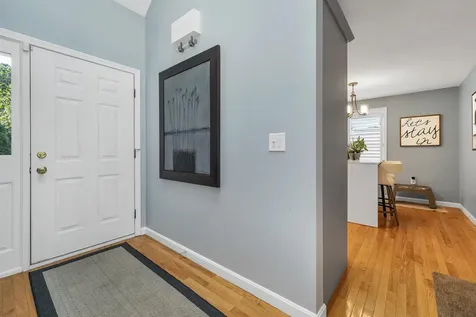 84 Hawthorne Village Road Nashua NH 03062