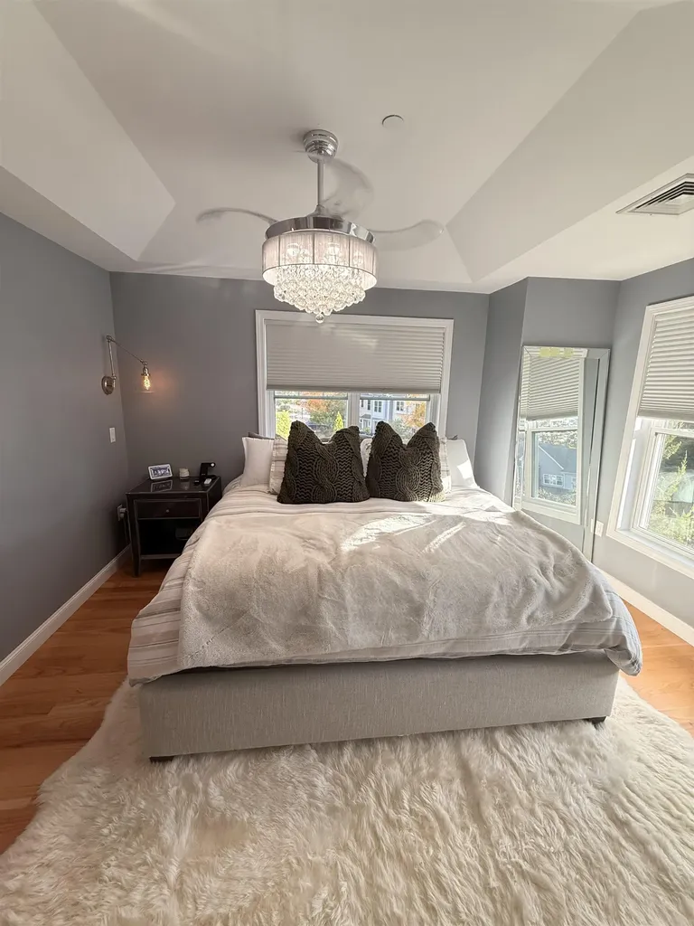 61 Woodview Way Manchester NH 03102