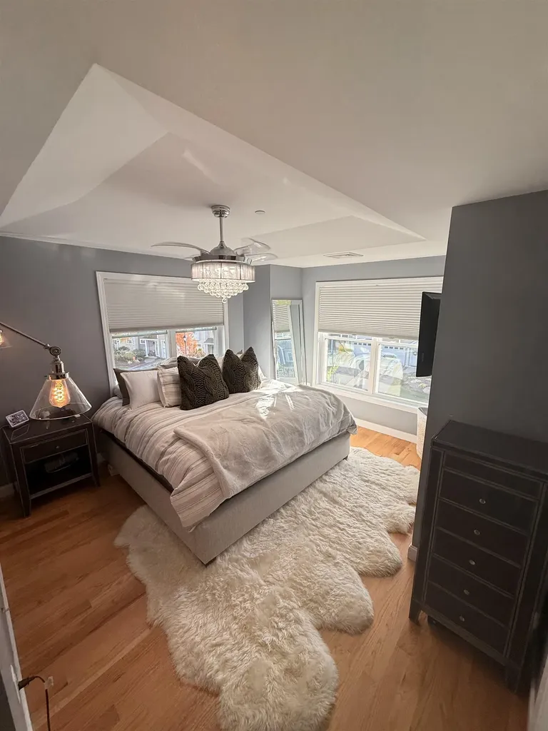 61 Woodview Way Manchester NH 03102