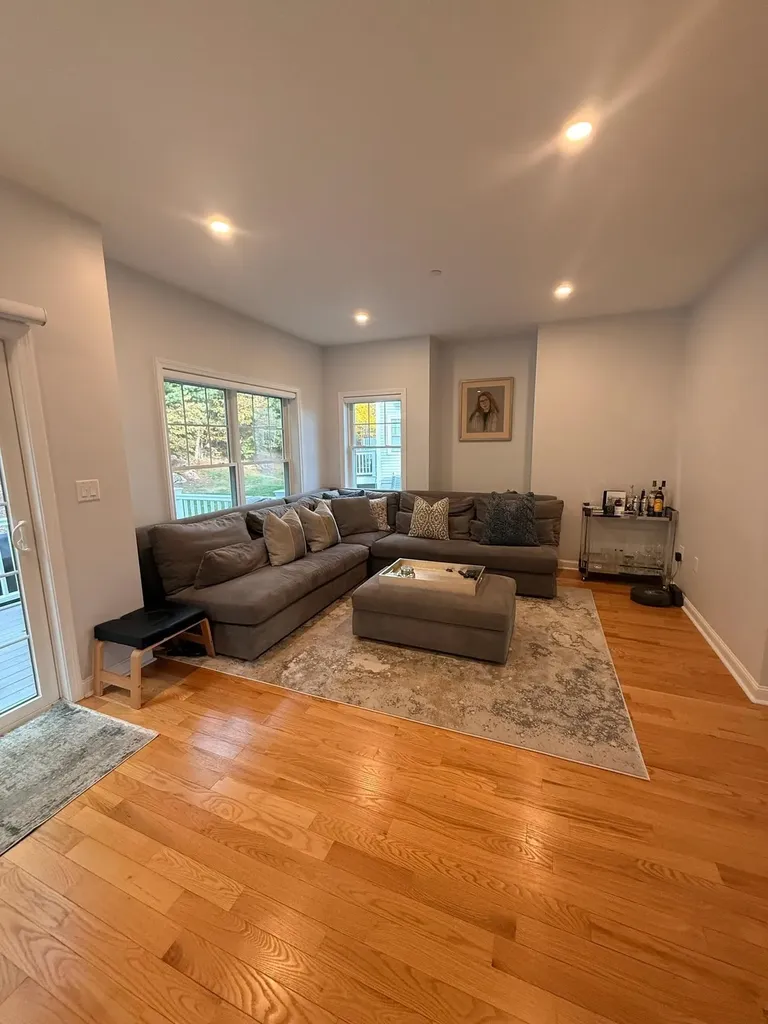 61 Woodview Way Manchester NH 03102