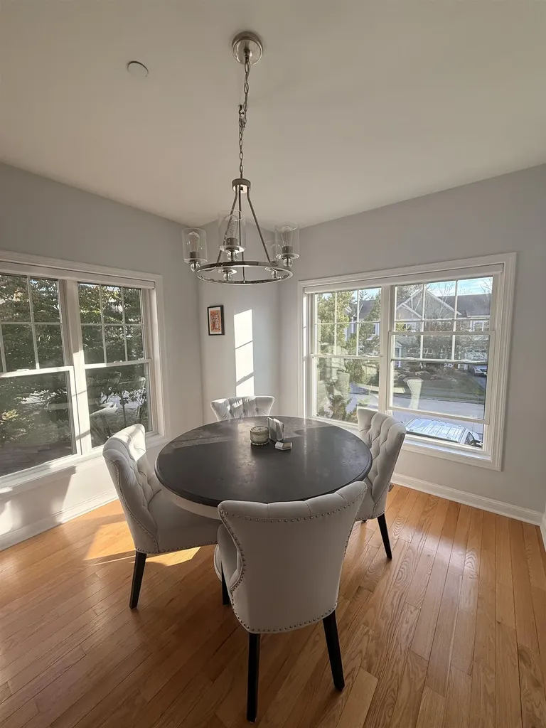 61 Woodview Way Manchester NH 03102