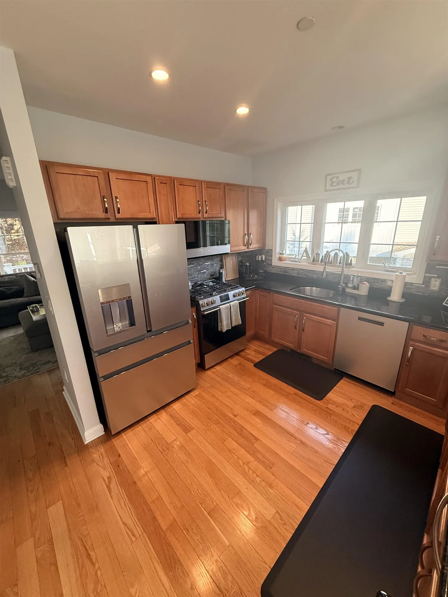 61 Woodview Way Manchester NH 03102