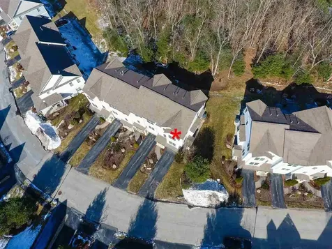 61 Woodview Way Manchester NH 03102