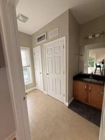 61 Woodview Way Manchester NH 03102