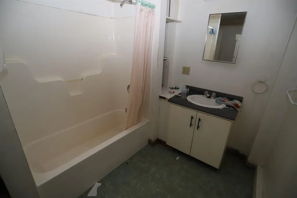 103 Coventry Street Newport City VT 05855