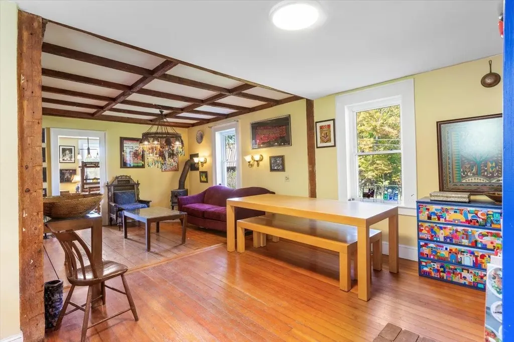 21 County Road Pownal VT 05261