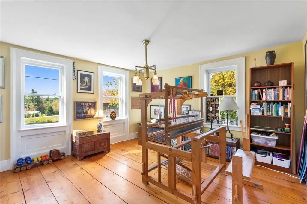 21 County Road Pownal VT 05261