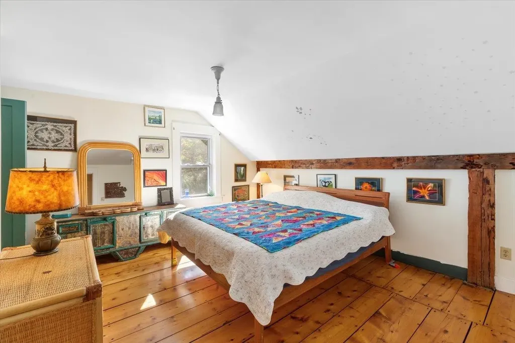 21 County Road Pownal VT 05261