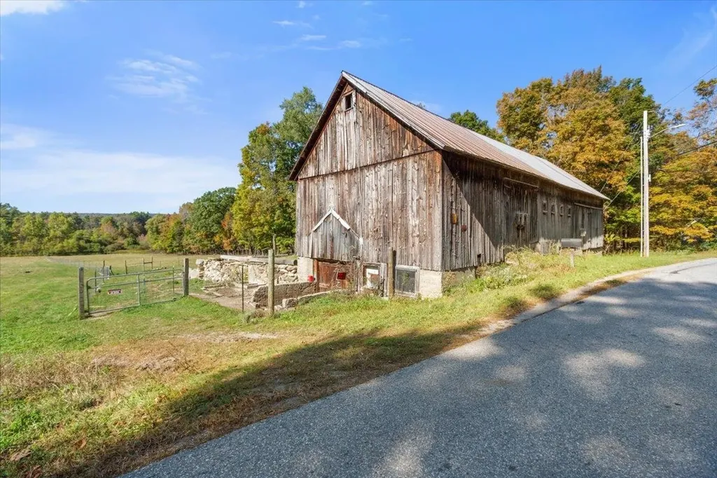 21 County Road Pownal VT 05261