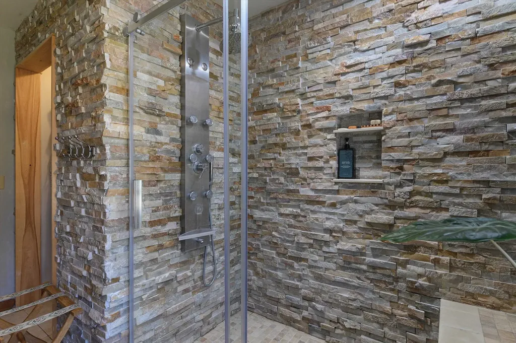 58 Hicks Lane Manchester VT 05255