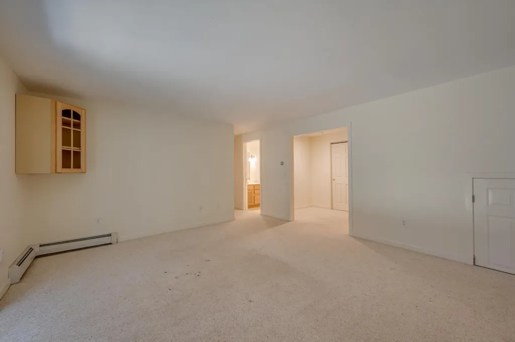 16 Clover Lane New London NH 03257