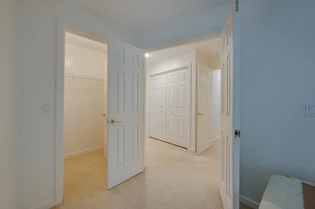 16 Clover Lane New London NH 03257