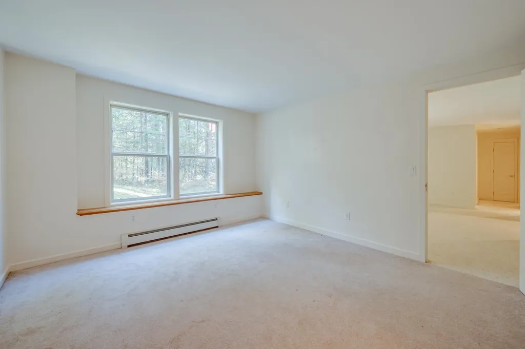 16 Clover Lane New London NH 03257