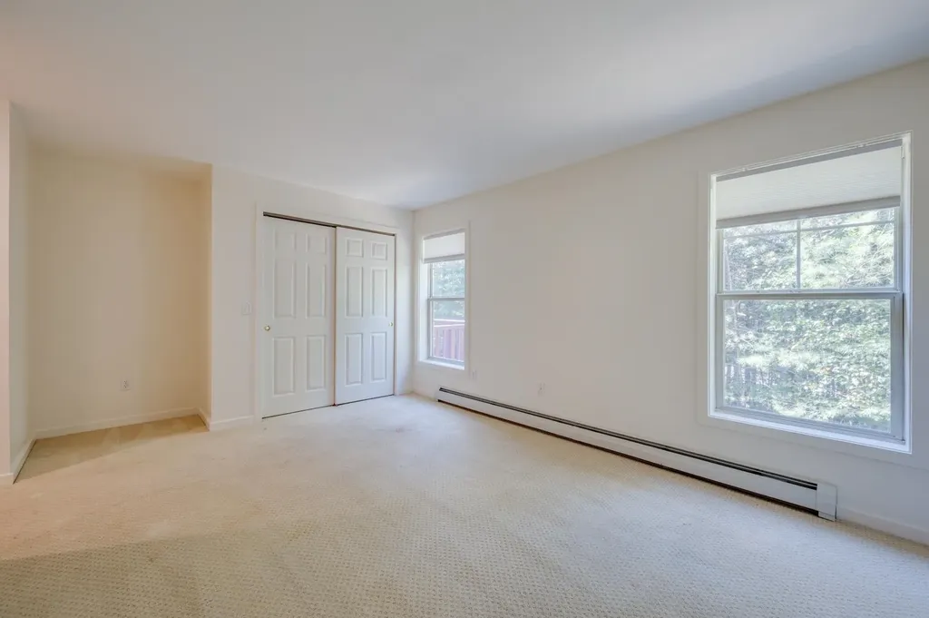 16 Clover Lane New London NH 03257