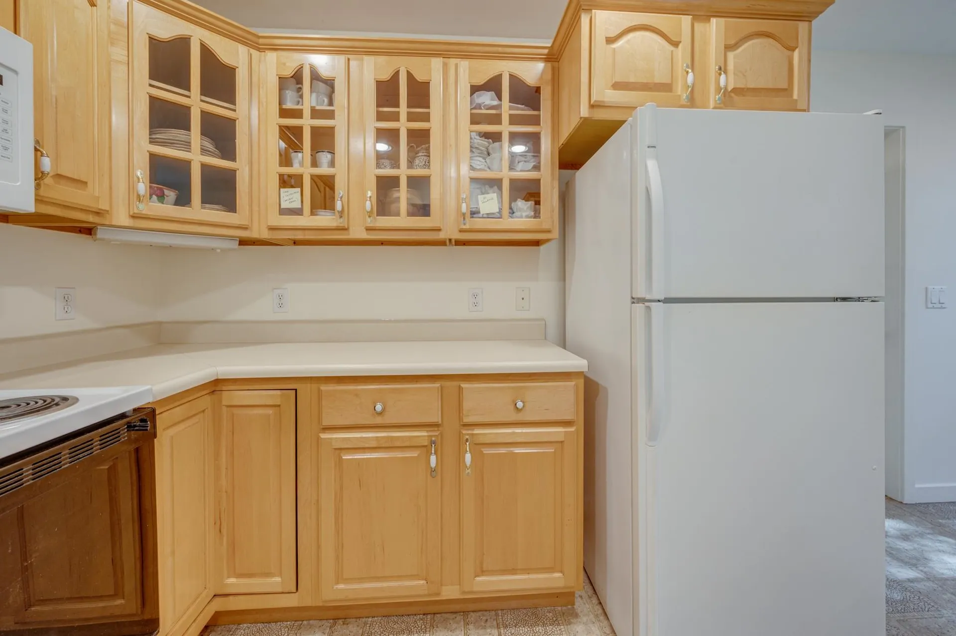 16 Clover Lane New London NH 03257