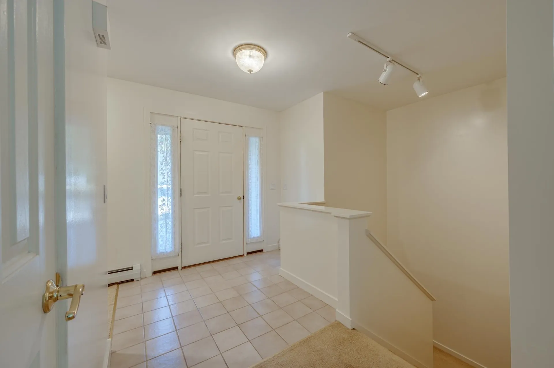 16 Clover Lane New London NH 03257