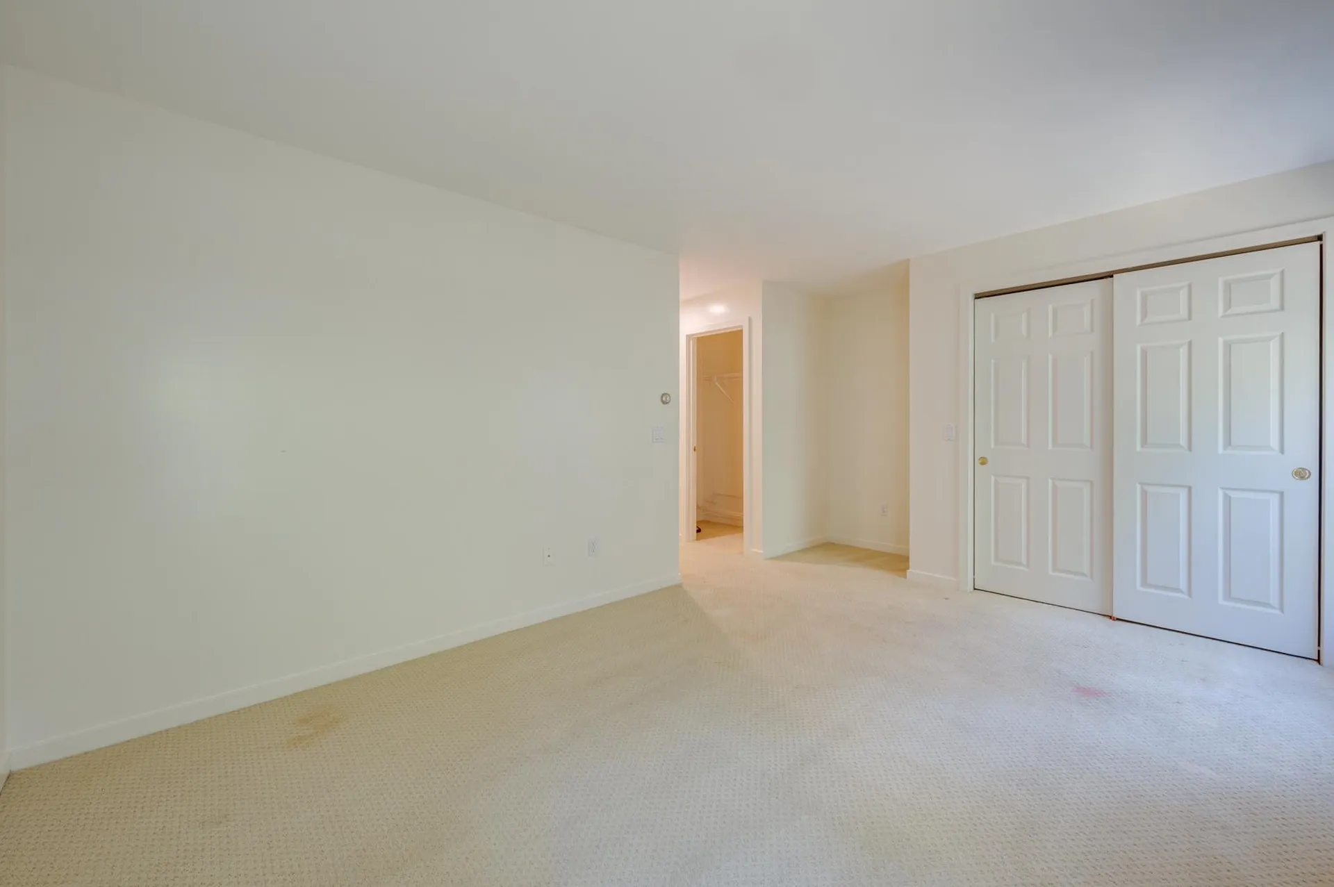 16 Clover Lane New London NH 03257