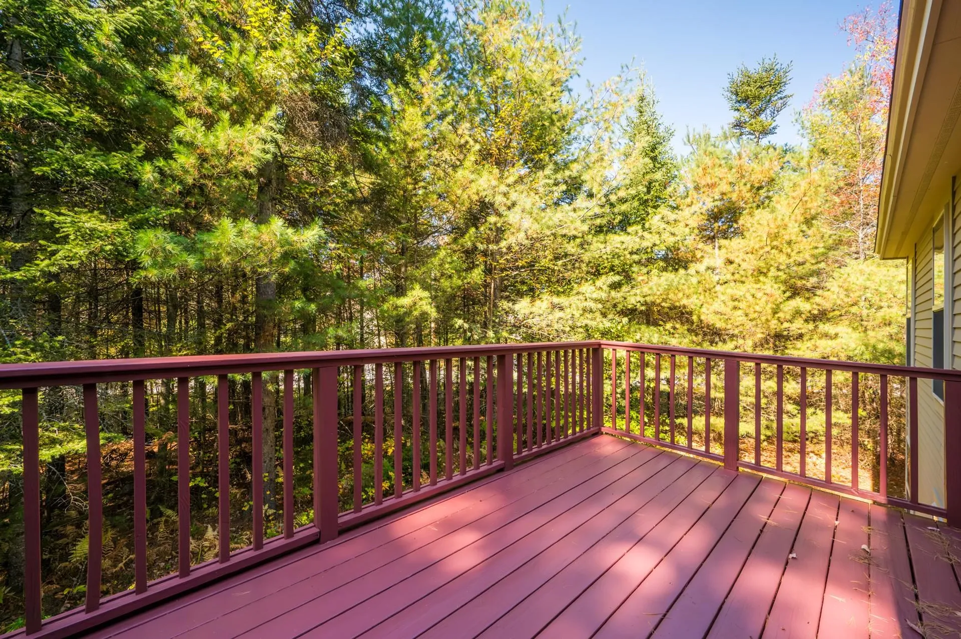 16 Clover Lane New London NH 03257