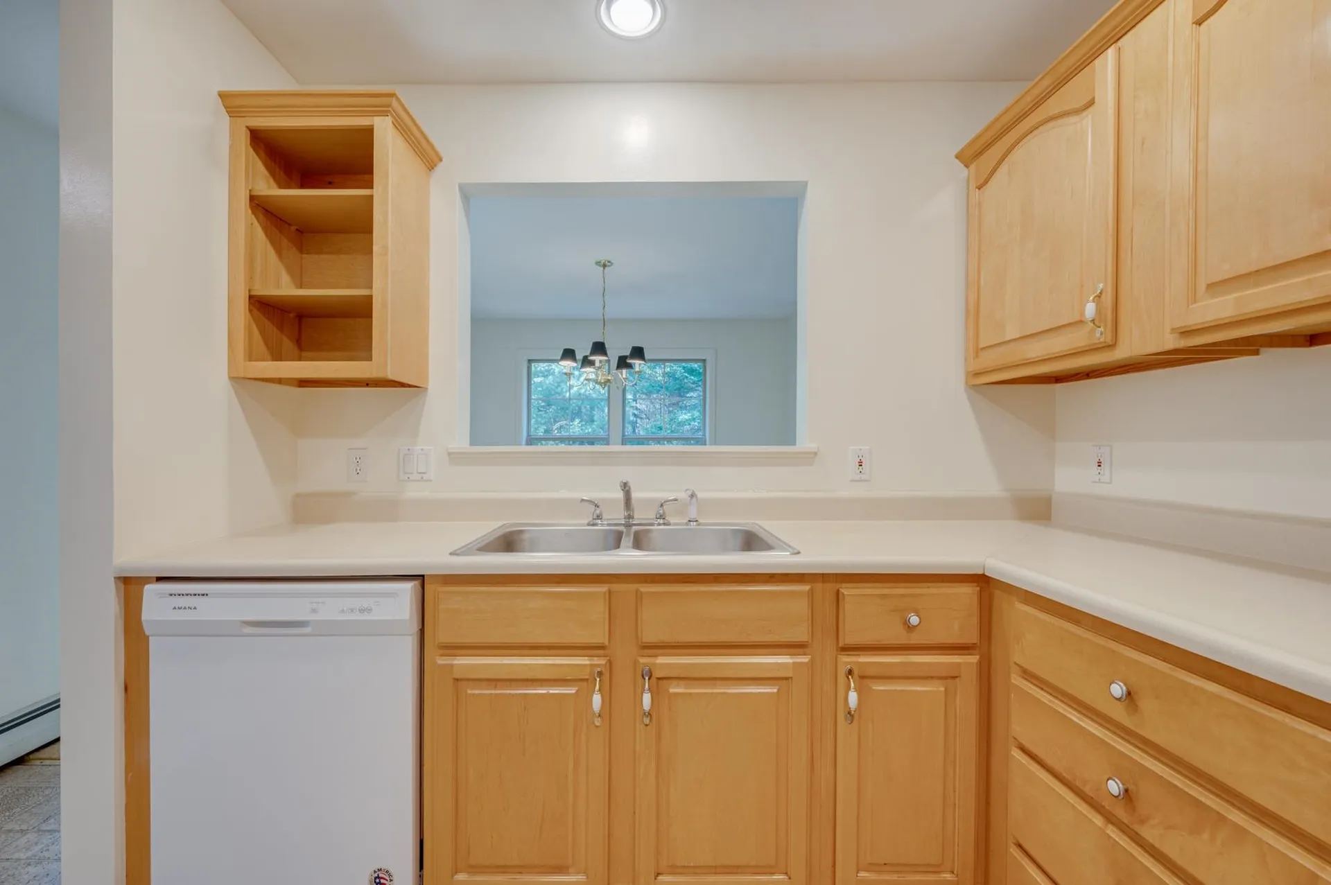 16 Clover Lane New London NH 03257