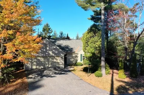 16 Clover Lane New London NH 03257