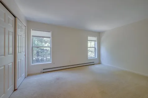 16 Clover Lane New London NH 03257