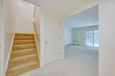 16 Clover Lane New London NH 03257