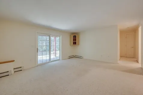 16 Clover Lane New London NH 03257