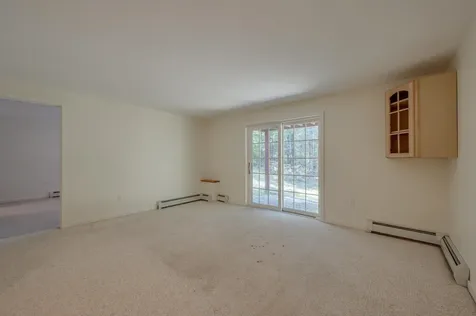 16 Clover Lane New London NH 03257