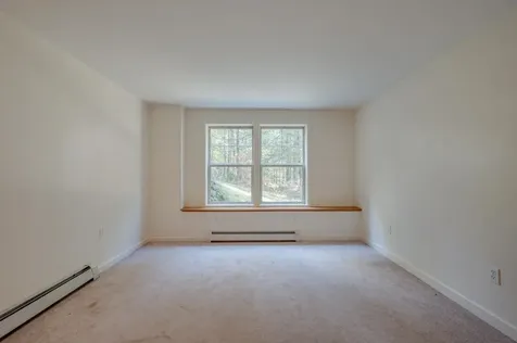 16 Clover Lane New London NH 03257