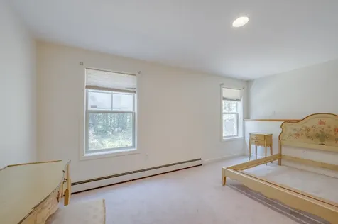 16 Clover Lane New London NH 03257