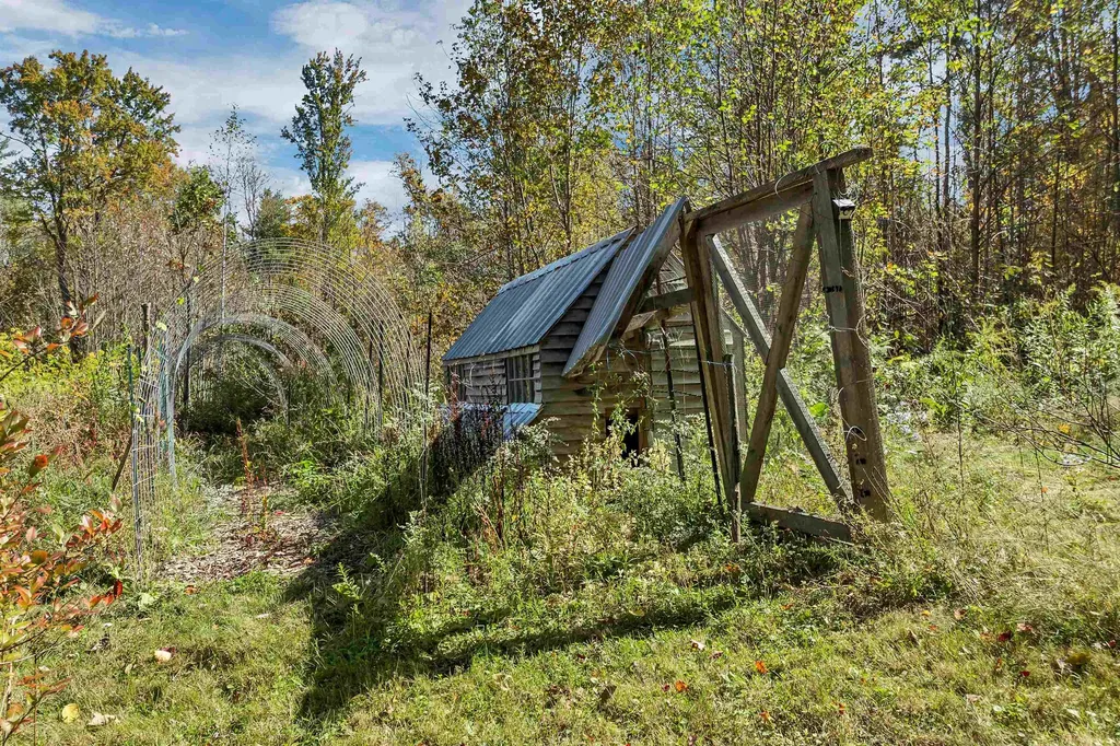 26 Butman Road Bradford NH 03221