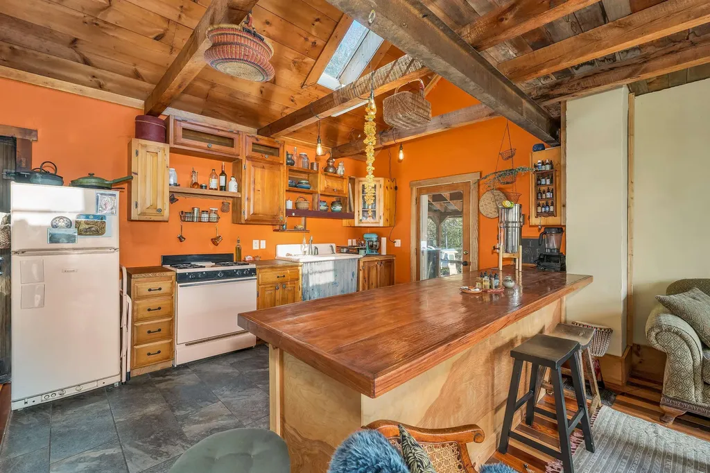 26 Butman Road Bradford NH 03221