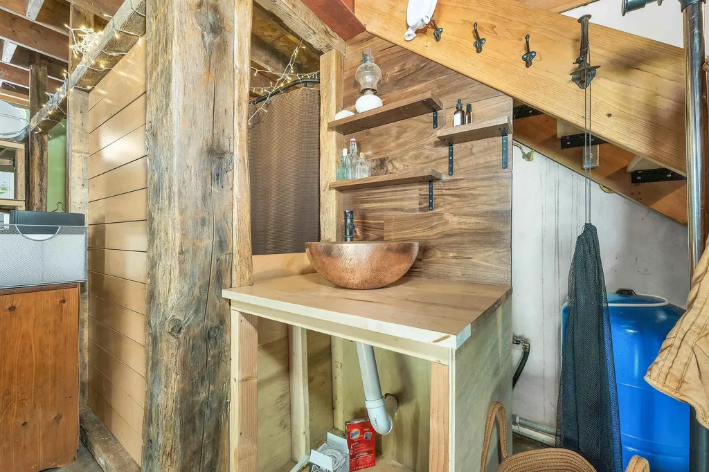 26 Butman Road Bradford NH 03221